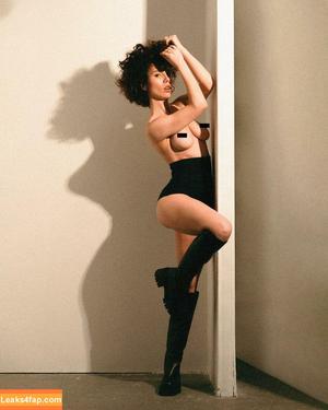 curlywiktoria photo #0926
