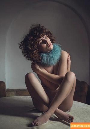 curlywiktoria photo #0942
