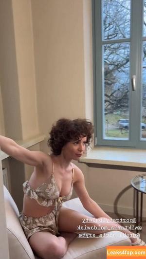 curlywiktoria photo #0960