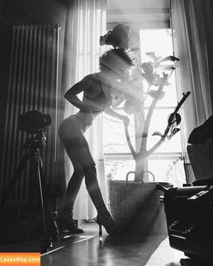curlywiktoria photo #0997