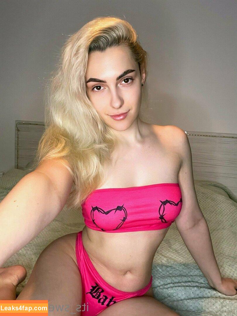 cute_blonde_princess /  leaked photo photo #0062