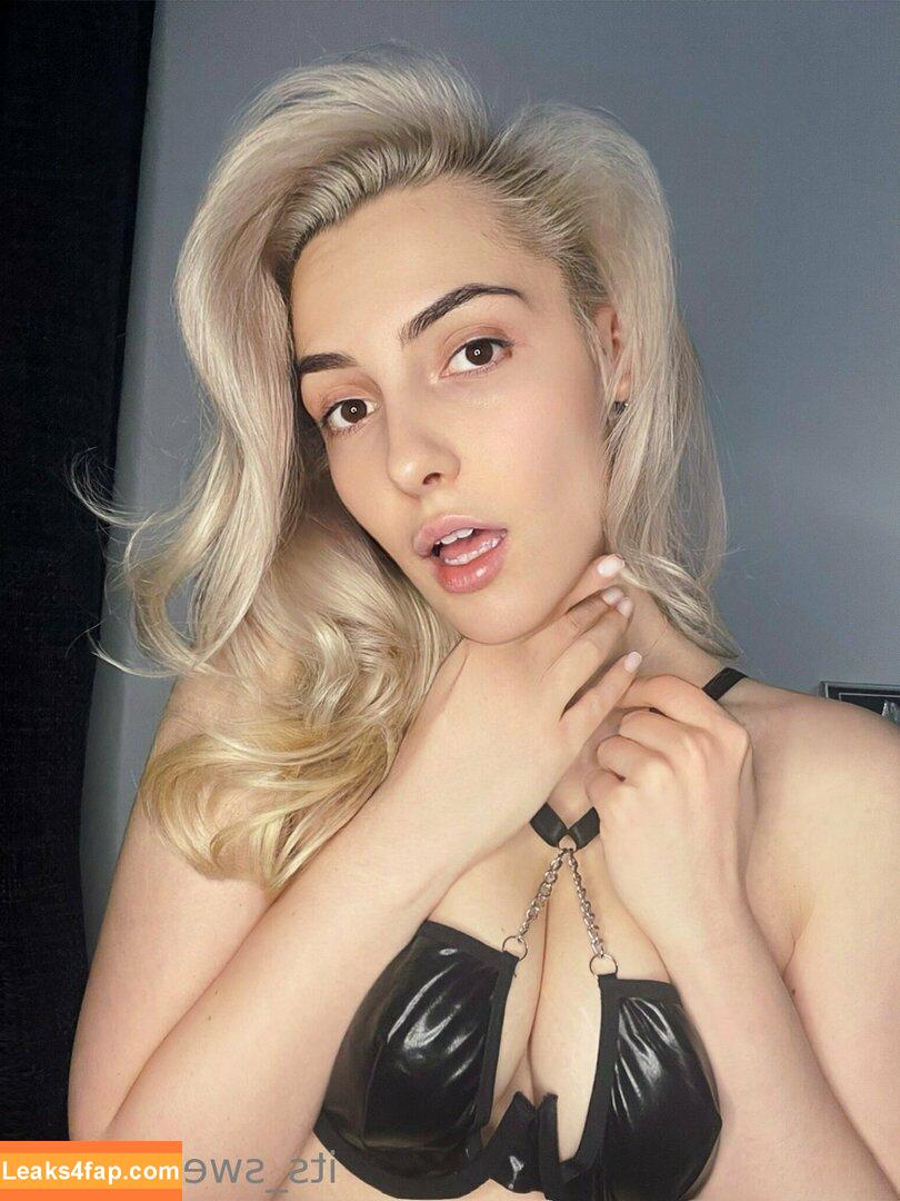 cute_blonde_princess /  leaked photo photo #0075