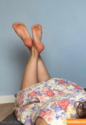 cute_lily_feet photo #0008