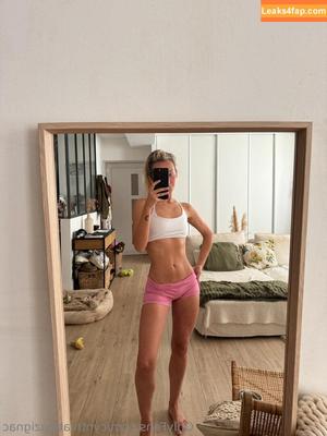 Cynthia Bouzignac photo #0121