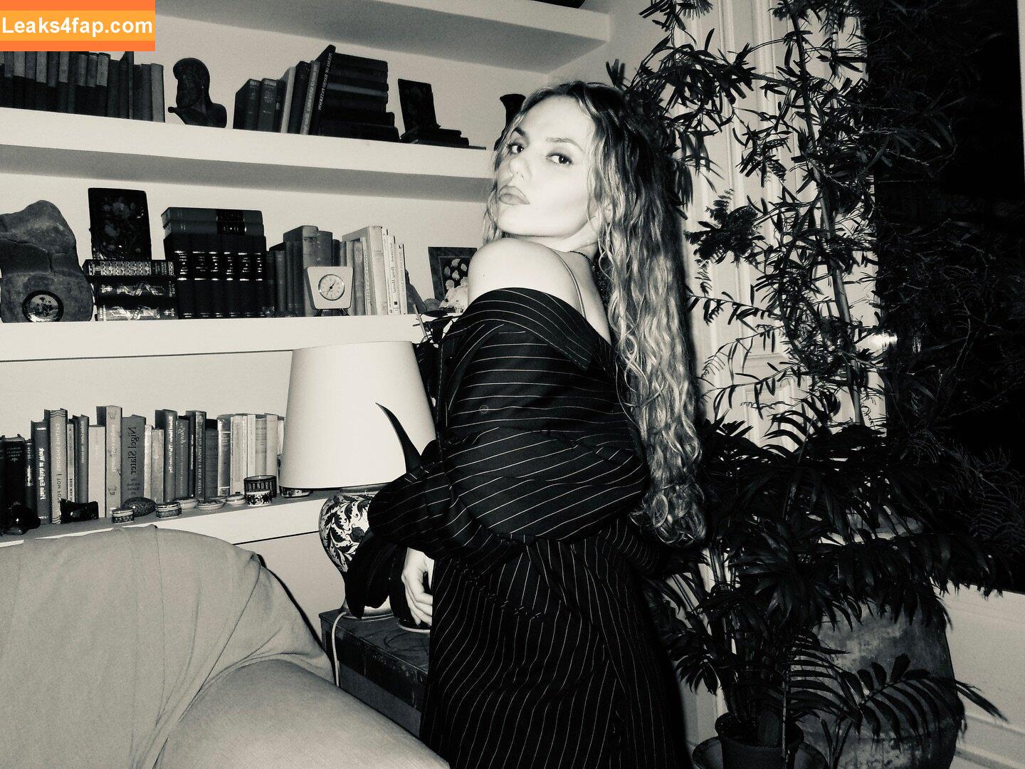 Dafne Keen / dafnekeen / lauradafne93 leaked photo photo #0297