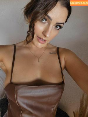 Dani photo #0005