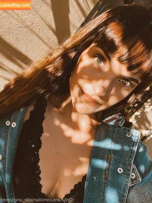 Dani photo #0016