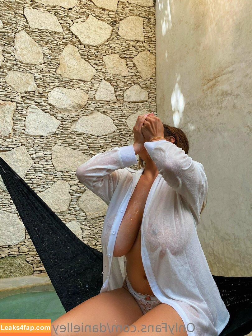 danielleyayalavip / danielleyayalaa leaked photo photo #0055