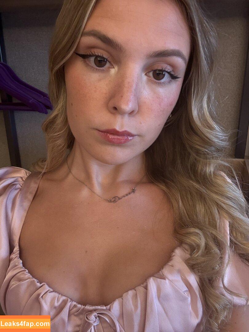 darceyxc / darcie_does_it / twitchdarceyxc leaked photo photo #0003