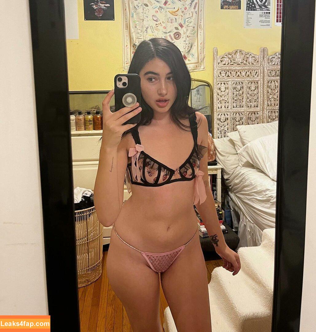 Delilah / Delilahraige / bugsanduggs leaked photo photo #0034