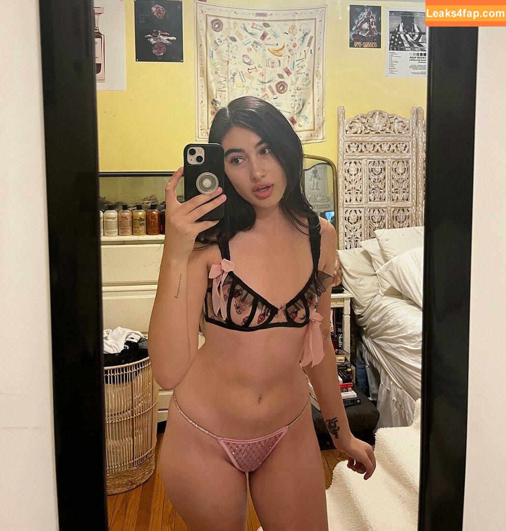 Delilah / Delilahraige / bugsanduggs leaked photo photo #0036