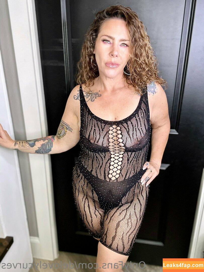 delovelycurves / delovely_curves leaked photo photo #0261
