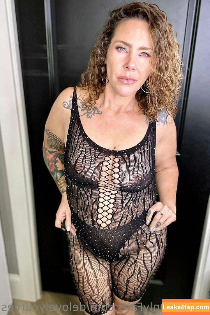 delovelycurves / delovely_curves leaked photo photo #0269