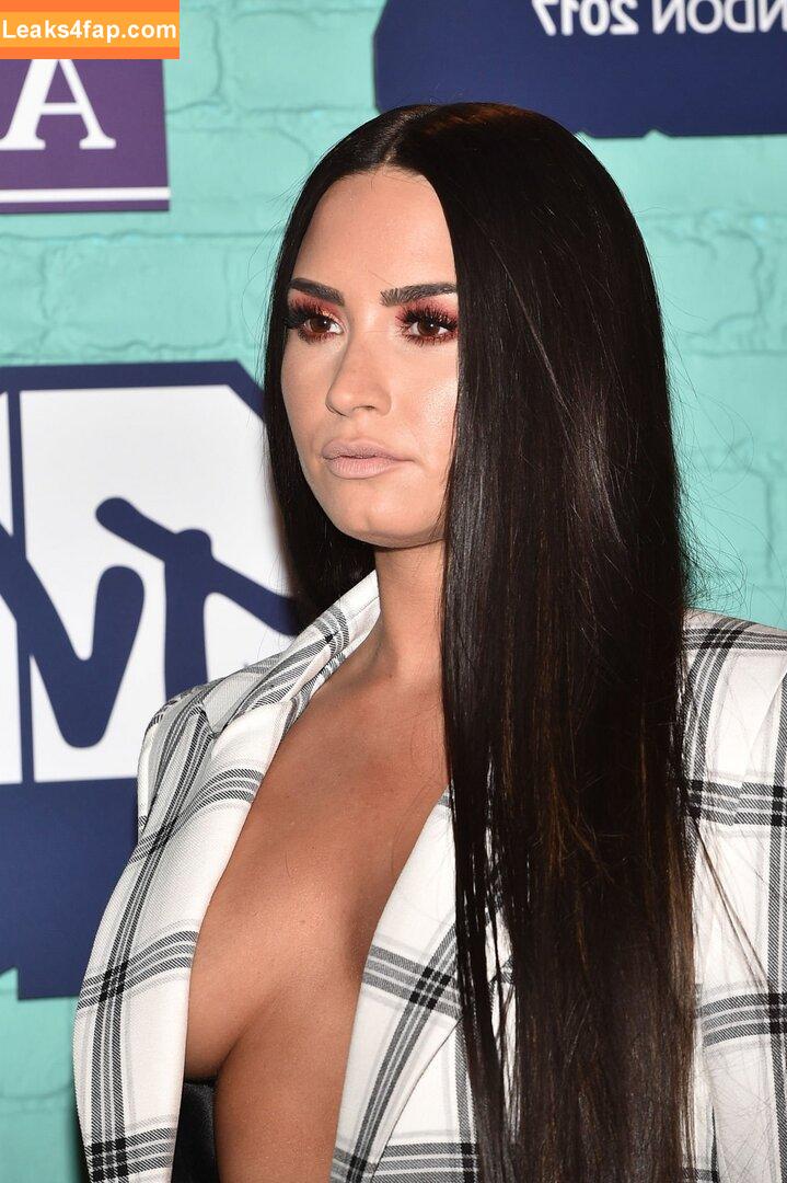 Demi Lovato / ddlovato leaked photo photo #0117