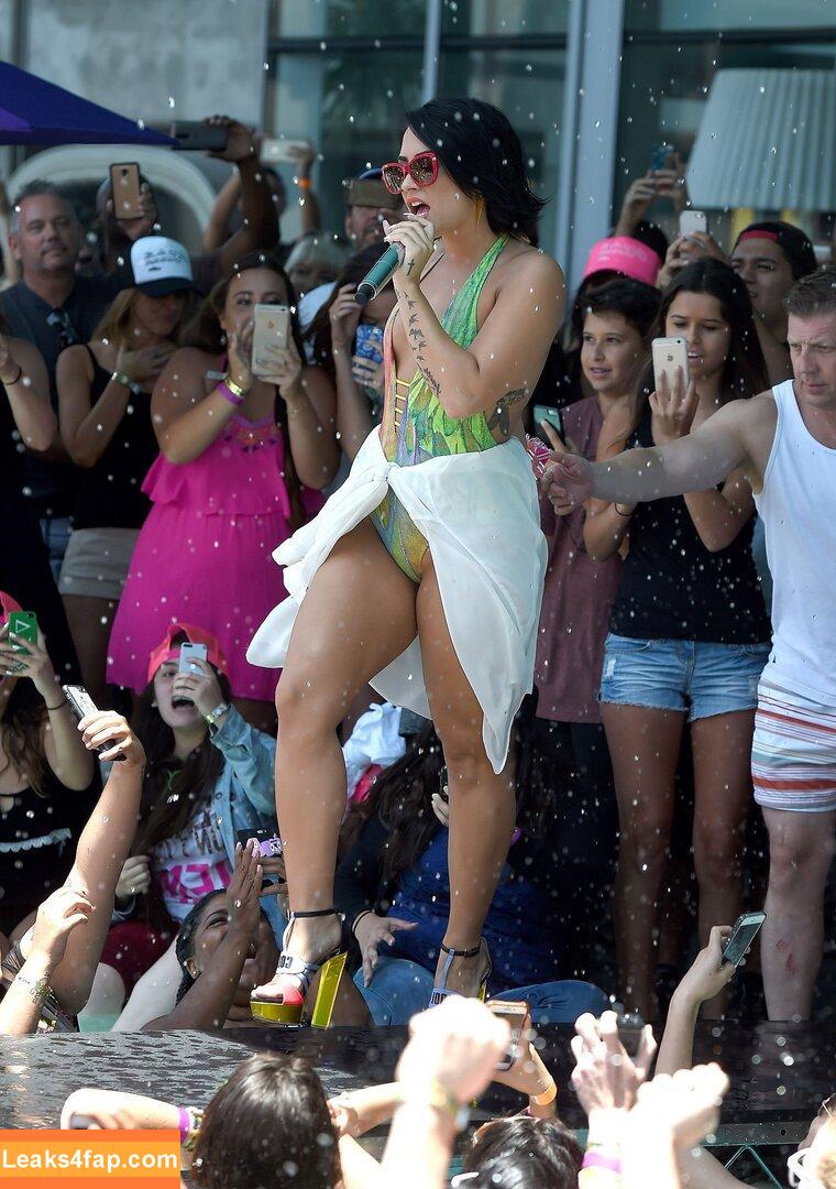 Demi Lovato / ddlovato leaked photo photo #0140