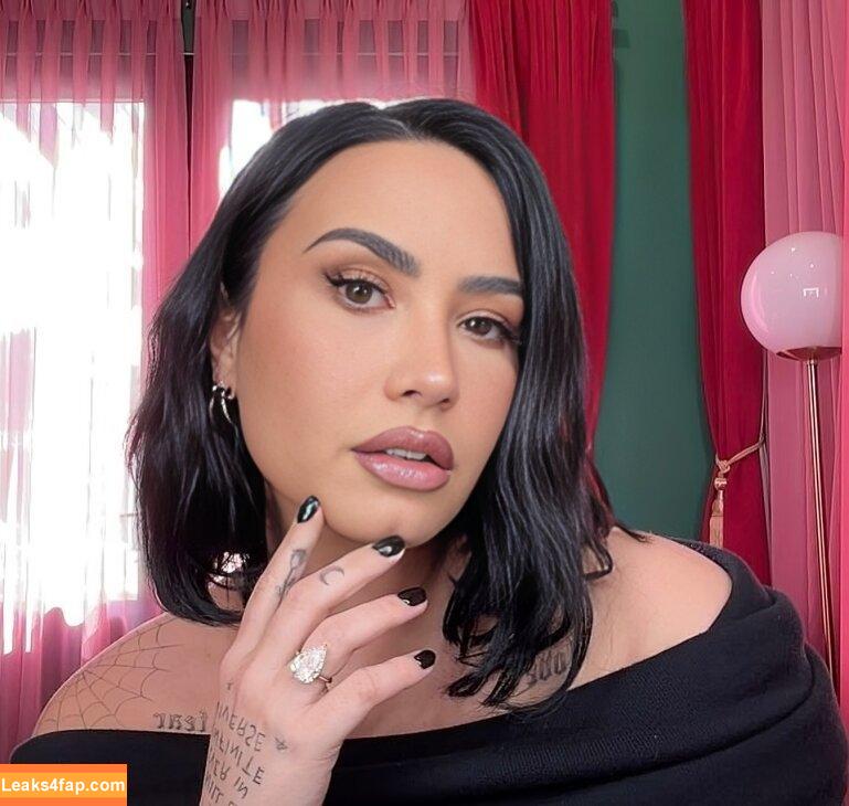 Demi Lovato / ddlovato leaked photo photo #0316