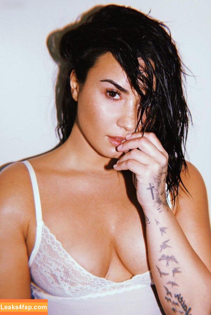 Demi Lovato / ddlovato leaked photo photo #0400