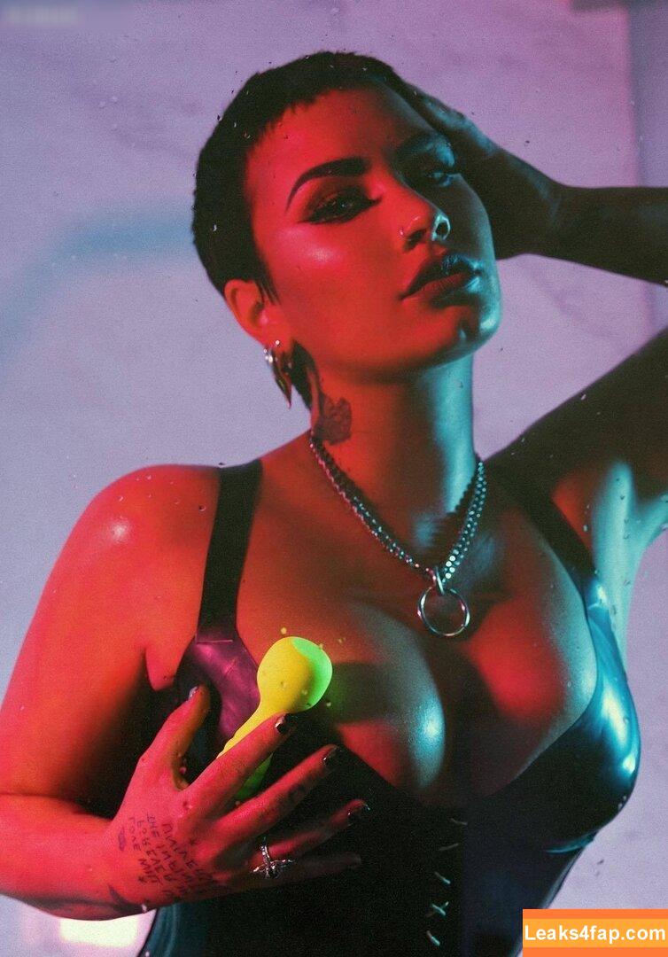 Demi Lovato / ddlovato leaked photo photo #0423