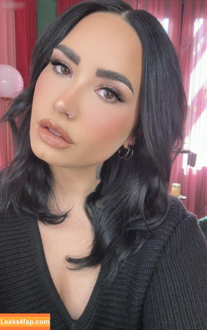 Demi Lovato / ddlovato leaked photo photo #0545