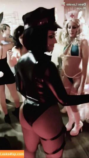 Demi Lovato photo #0022
