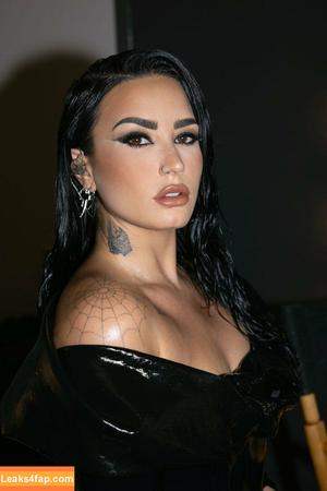 Demi Lovato photo #0074