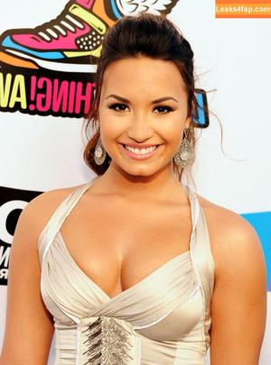 Demi Lovato photo #0138