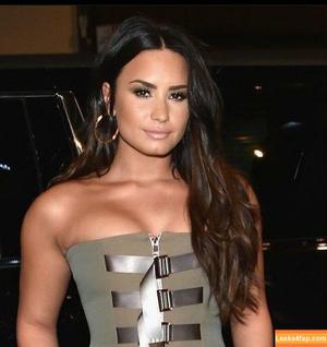 Demi Lovato photo #0155
