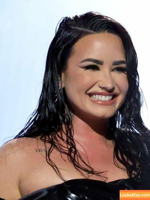 Demi Lovato photo #0156