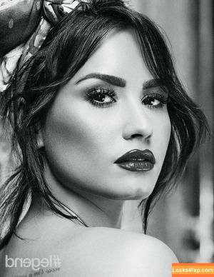 Demi Lovato photo #0174