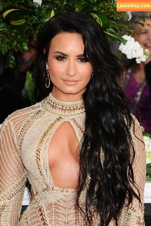 Demi Lovato photo #0205