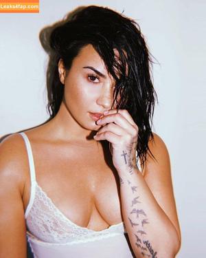 Demi Lovato photo #0206