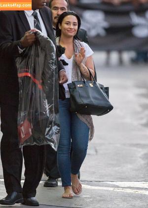 Demi Lovato photo #0244