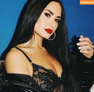 Demi Lovato photo #0275