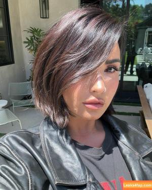Demi Lovato photo #0381