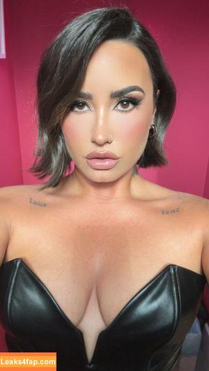 Demi Lovato photo #0386