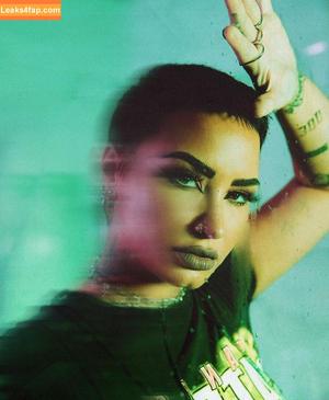 Demi Lovato photo #0451