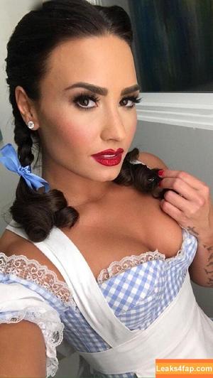 Demi Lovato photo #0493