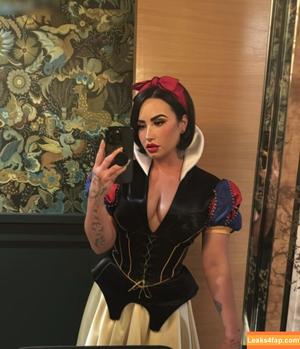 Demi Lovato photo #0495