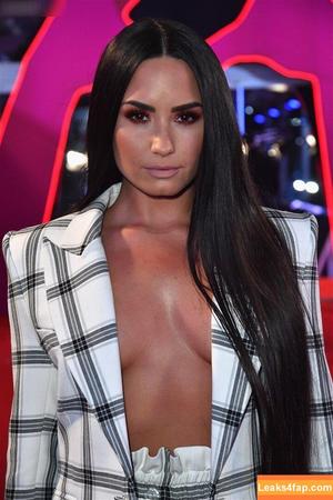 Demi Lovato photo #0499