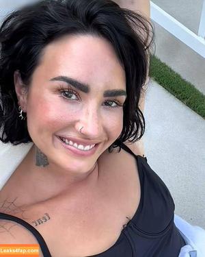 Demi Lovato photo #0548