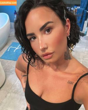 Demi Lovato photo #0549