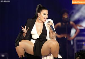 Demi Lovato photo #0581