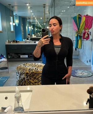 Demi Lovato photo #0586