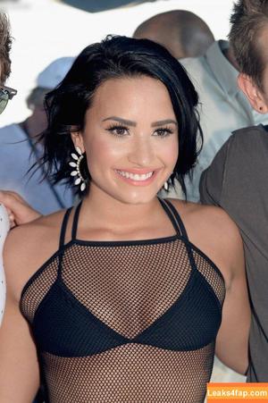 Demi Lovato photo #0800