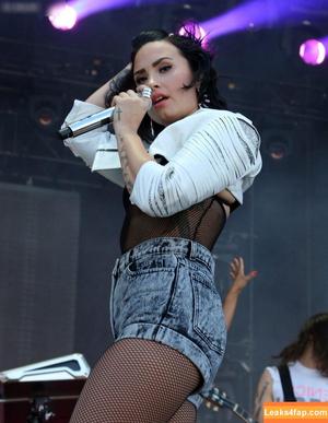 Demi Lovato photo #0802
