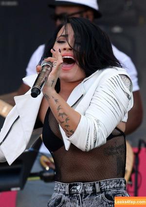 Demi Lovato photo #0806
