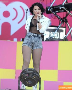 Demi Lovato photo #0809