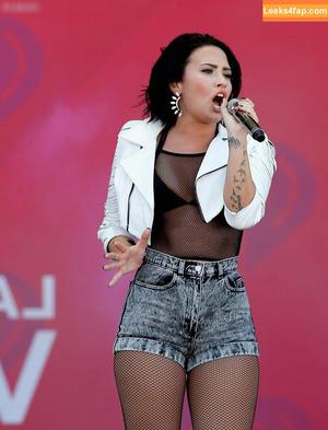 Demi Lovato photo #0817