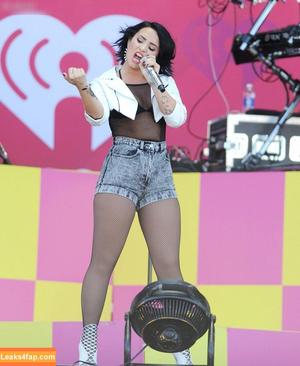 Demi Lovato photo #0821