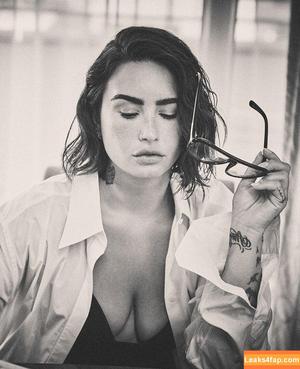 Demi Lovato photo #0902